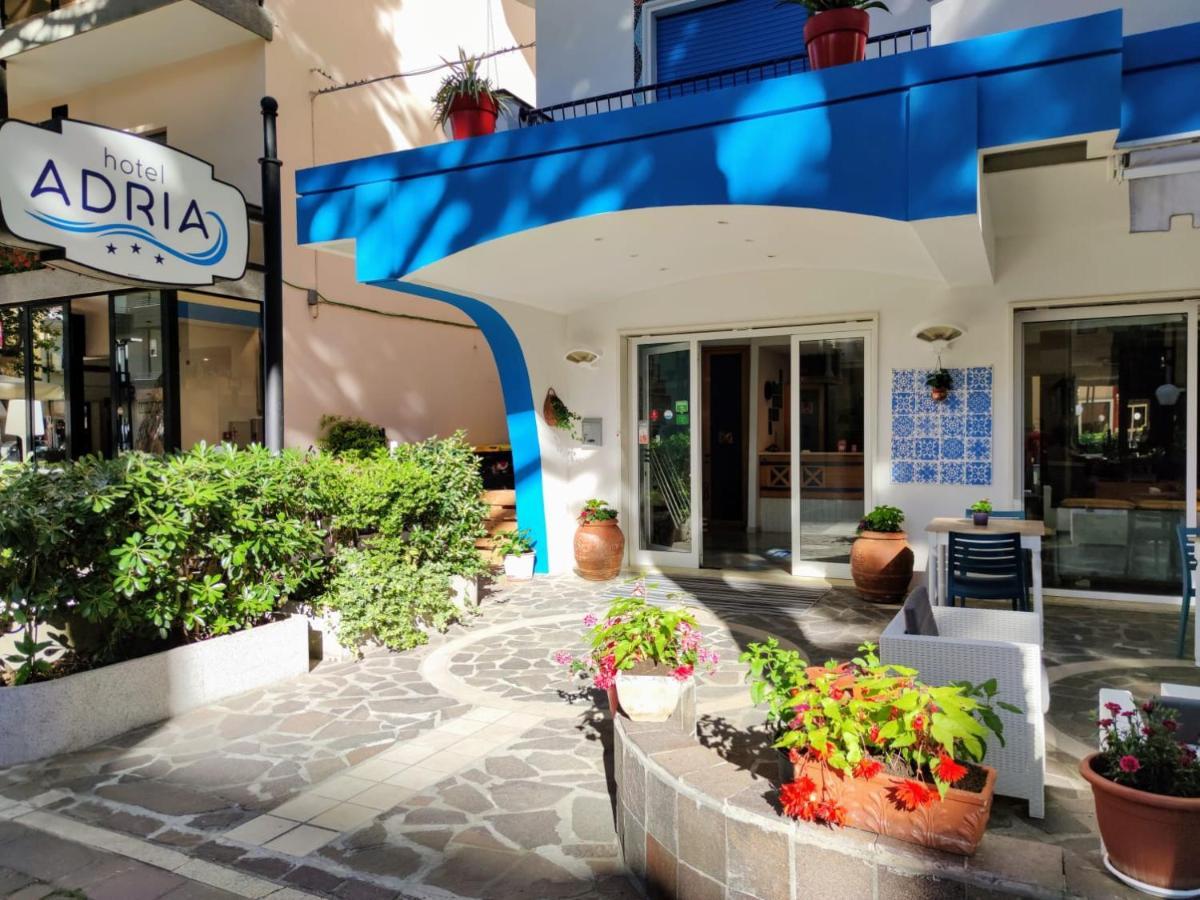 מיסאנו אדריאטיקו Hotel Adria B&B - Colazione Fino Alle 12 מראה חיצוני תמונה