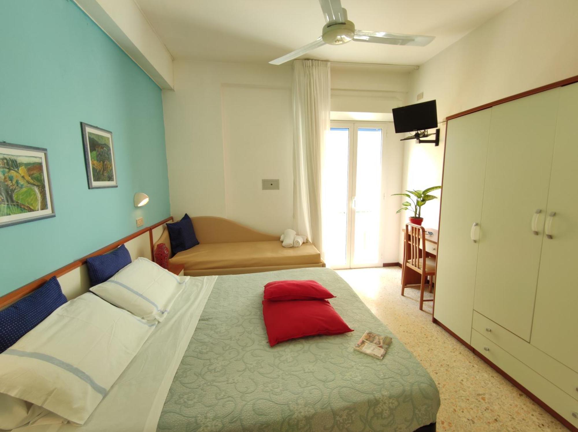 מיסאנו אדריאטיקו Hotel Adria B&B - Colazione Fino Alle 12 חדר תמונה