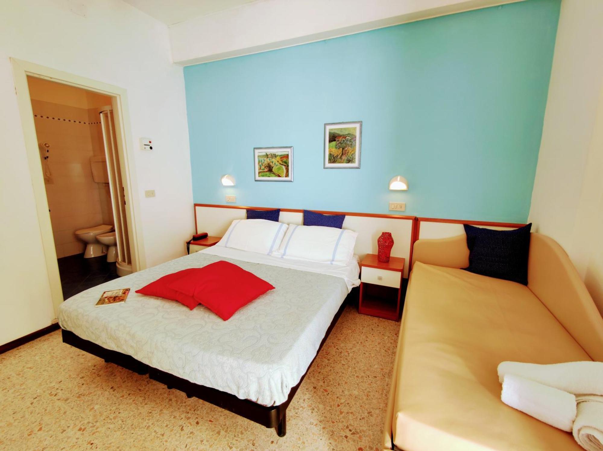 מיסאנו אדריאטיקו Hotel Adria B&B - Colazione Fino Alle 12 חדר תמונה