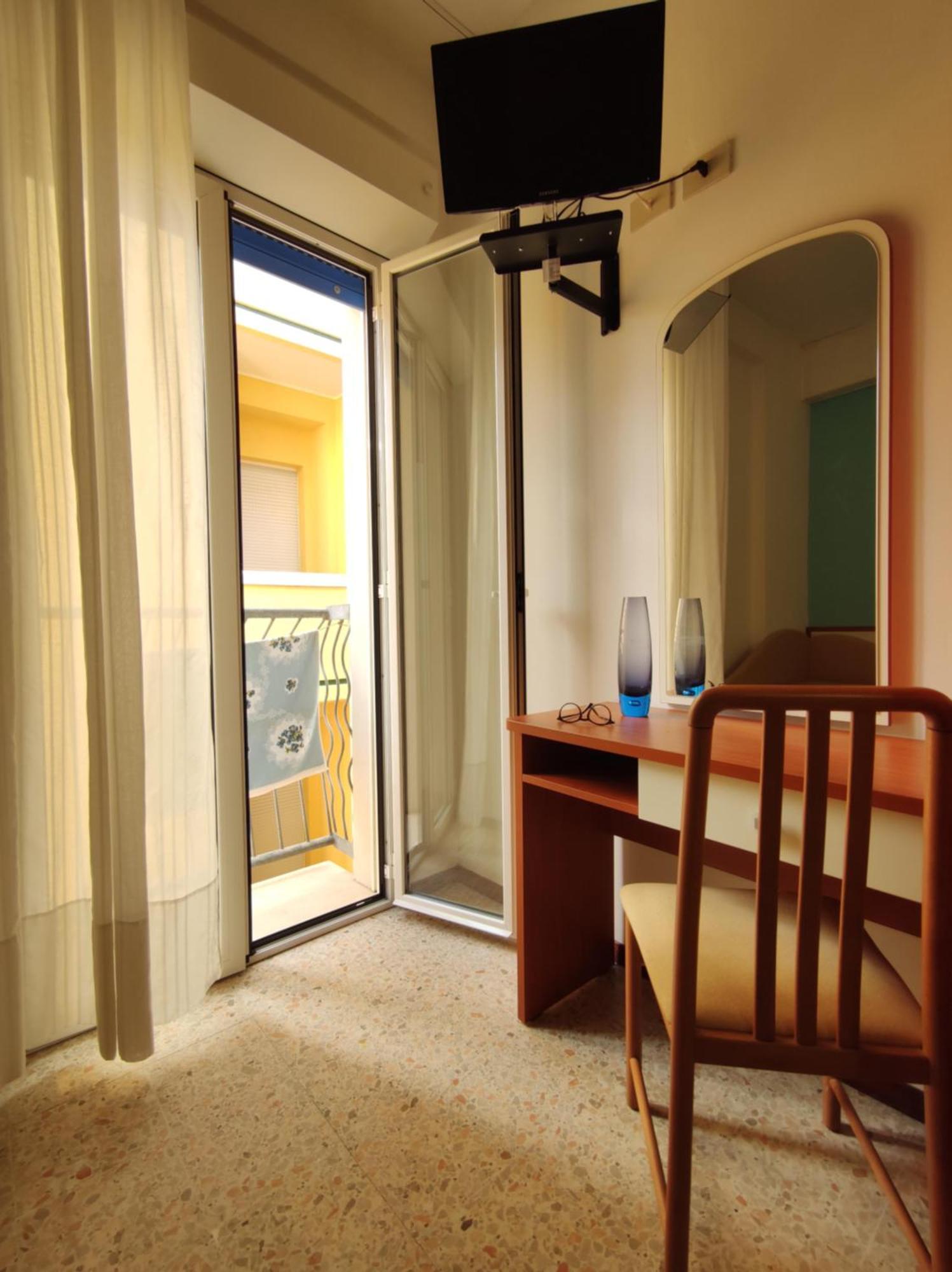 מיסאנו אדריאטיקו Hotel Adria B&B - Colazione Fino Alle 12 חדר תמונה