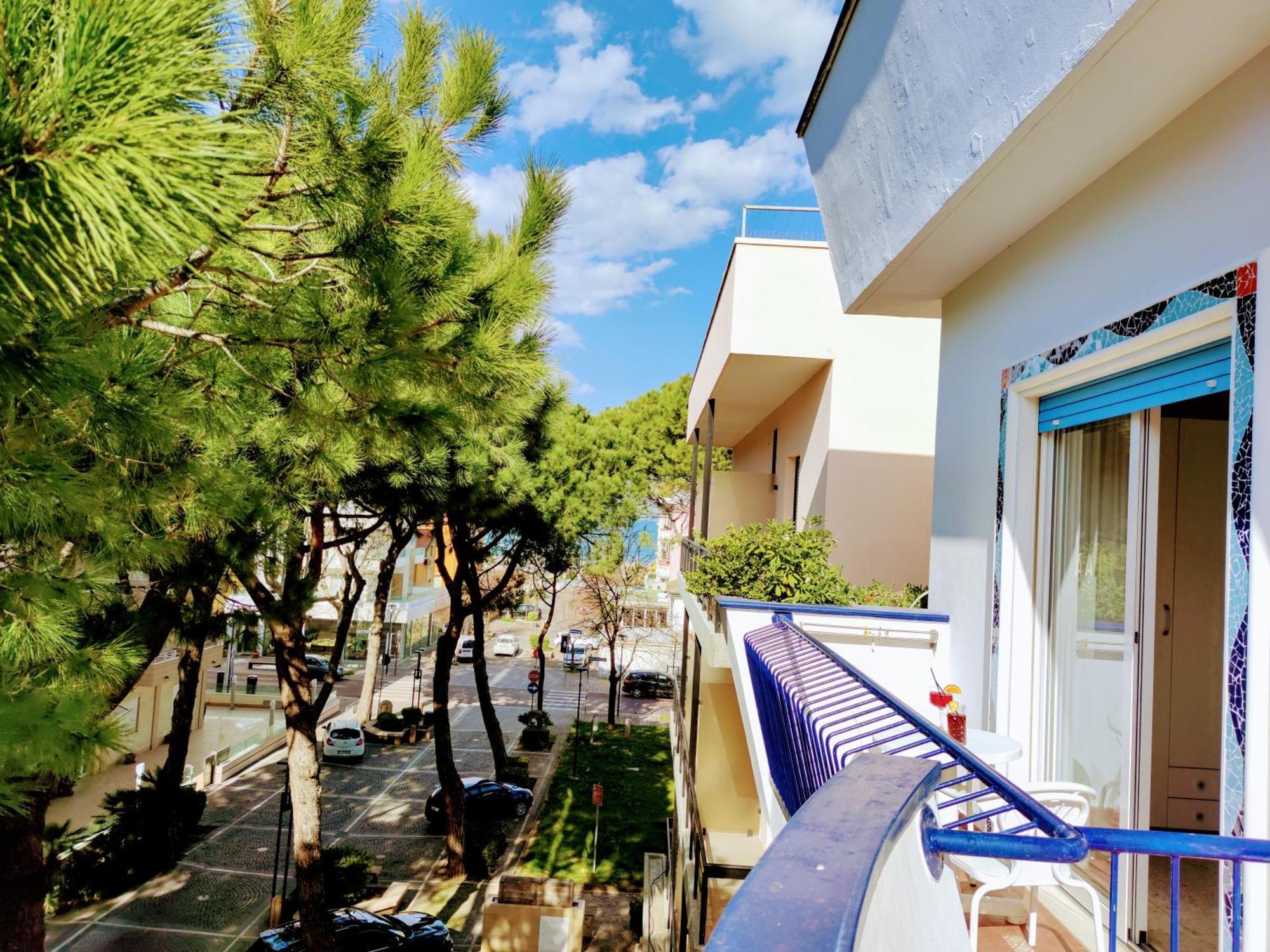מיסאנו אדריאטיקו Hotel Adria B&B - Colazione Fino Alle 12 חדר תמונה